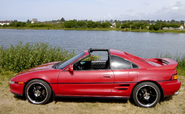 MR2 from side, T-tops off